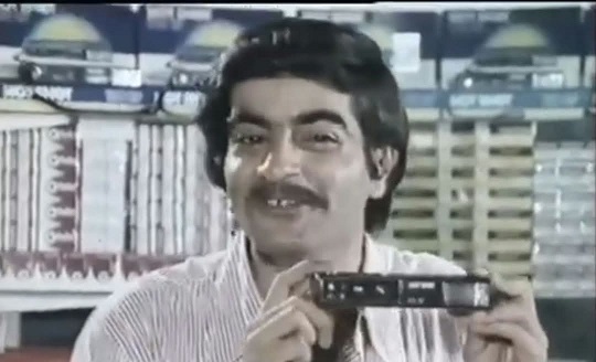 बत्तीस फोटोचा रोल (महाराष्ट्र सोशल मिडिया)