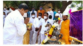 सरडेवाडीत विविध अभिनव उपक्रमांनी राजमाता पुण्यश्लोक अहिल्यादेवींना मानवंदना