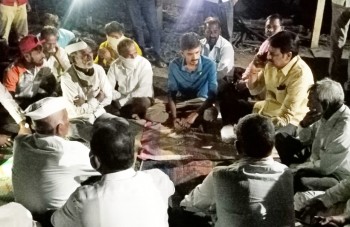 हर्षवर्धन पाटील यांचेकडून वडापुरी येथील जनावरांच्या जळीतग्रस्त गोठ्याची पाहणी 